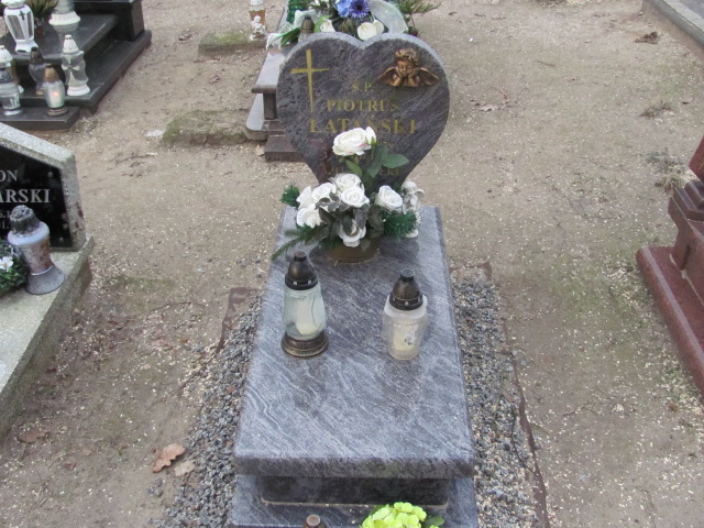 Grób Piotr Latański
